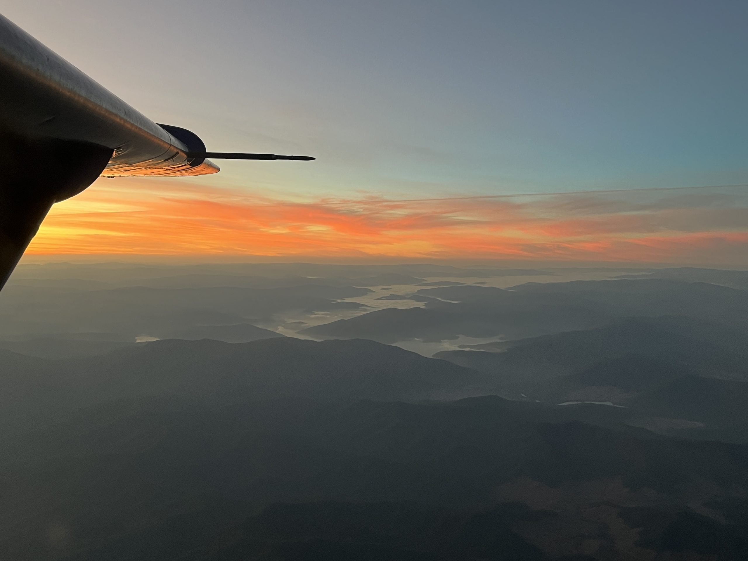 Flights Services - Sunset views from plane